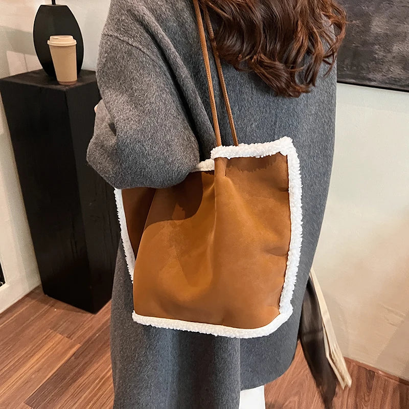 Autumn and Winter New Faux Suede Tote Bag Hand Bill Of Lading Shoulder Women's Bag Retro Simple Large Bag Tote bag Plush Edge