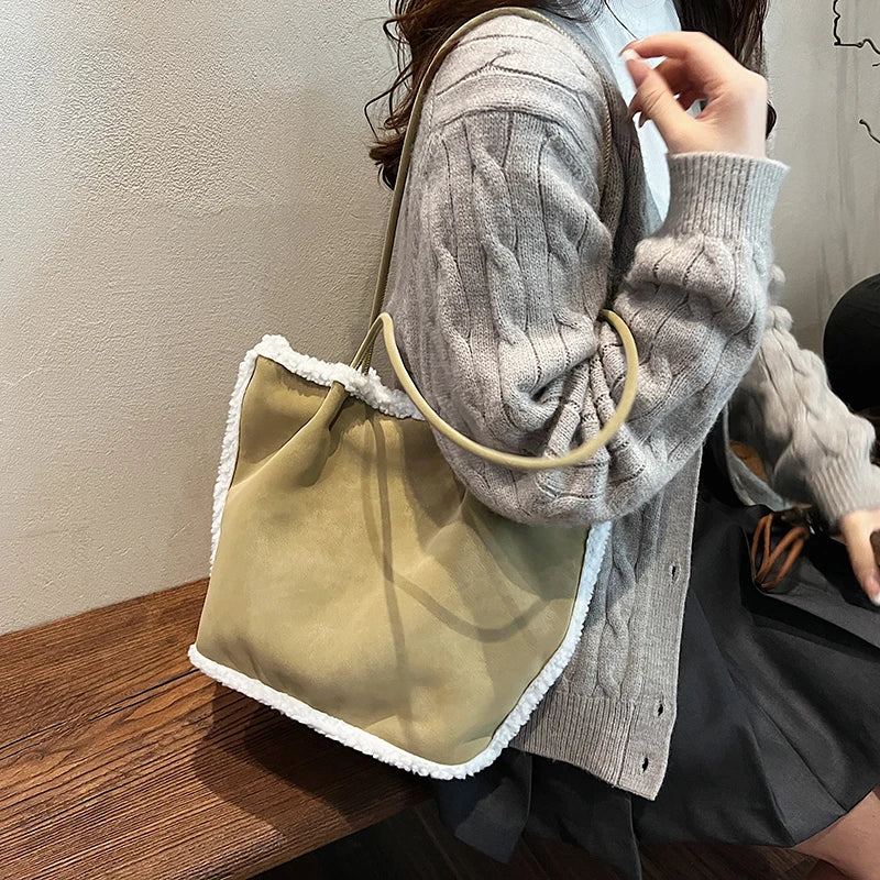 Autumn and Winter New Faux Suede Tote Bag Hand Bill Of Lading Shoulder Women's Bag Retro Simple Large Bag Tote bag Plush Edge