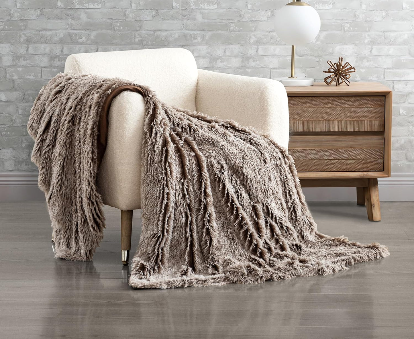 NNEDSZ Double Sided Faux Fur Shaggy Throw Blanket - Chestnut-0