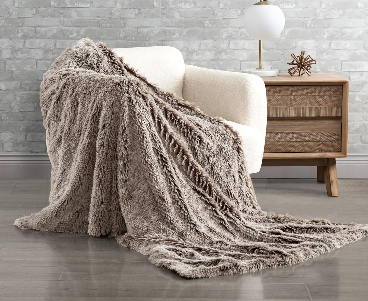 NNEDSZ Double Sided Faux Fur Shaggy Throw Blanket - Chestnut-1